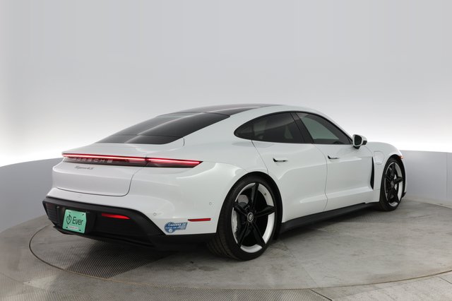 2020 Porsche Taycan — photo 2 of 24