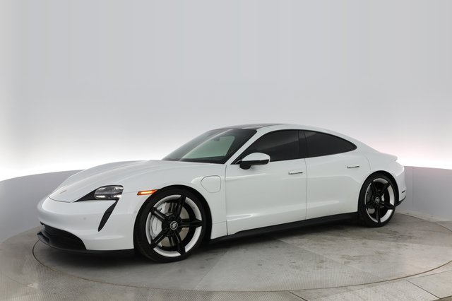 2020 Porsche Taycan — photo 8 of 24