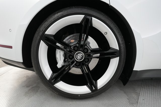 2020 Porsche Taycan — photo 12 of 24