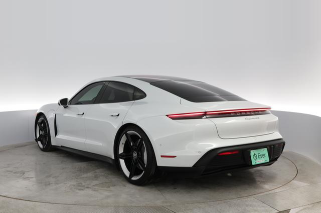 2020 Porsche Taycan — photo 7 of 24