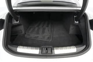 2020 Porsche Taycan — photo 17 of 24