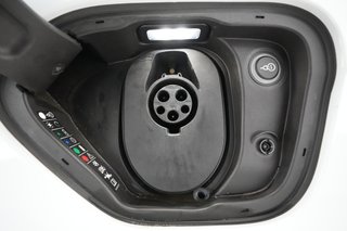 2020 Porsche Taycan — photo 14 of 24