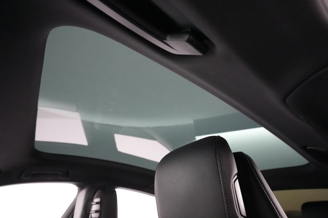 2020 Porsche Taycan — photo 13 of 24