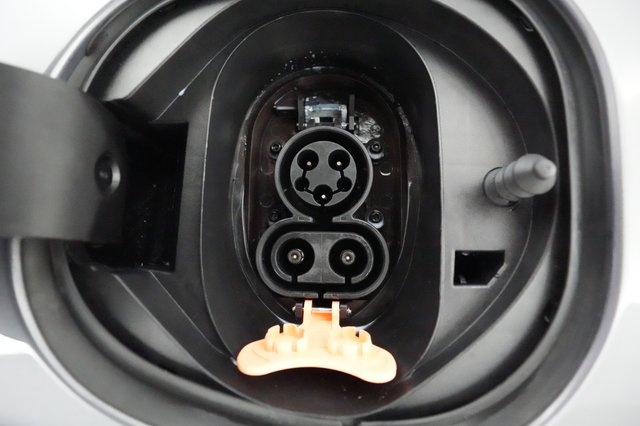 2022 Chevrolet Bolt EV — photo 18 of 26