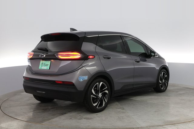2022 Chevrolet Bolt EV — photo 2 of 26