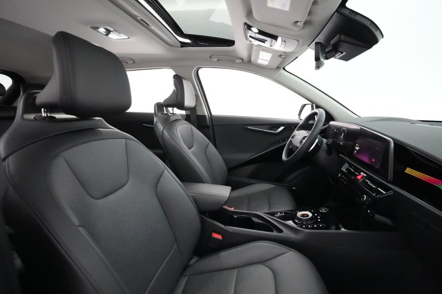 2023 Kia Niro EV — photo 17 of 39