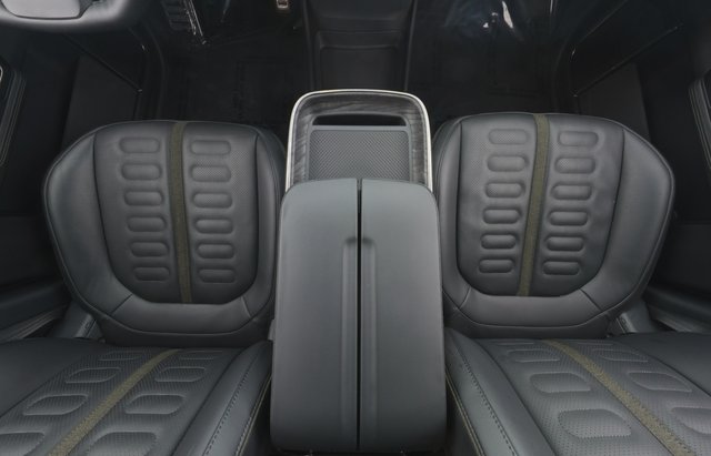 2022 Rivian R1S — photo 13 of 13