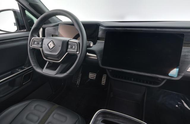 2022 Rivian R1S — photo 3 of 13