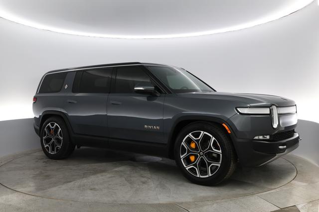 2022 Rivian R1S — photo 7 of 13