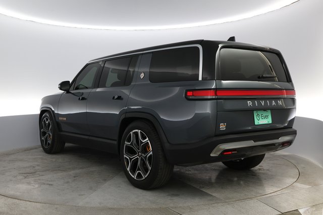 2022 Rivian R1S — photo 10 of 13