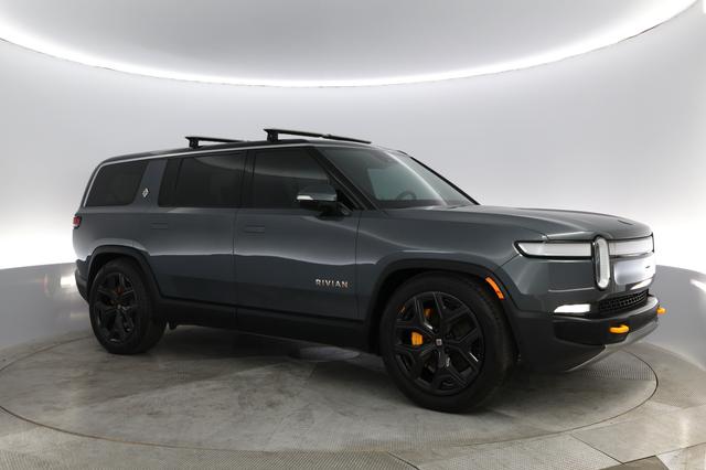 2022 Rivian R1S — photo 8 of 49