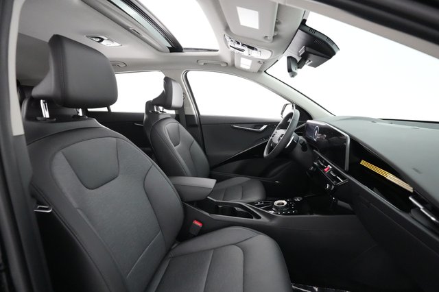 2024 Kia Niro EV — photo 17 of 24