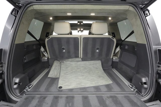 2023 Rivian R1S — photo 21 of 32