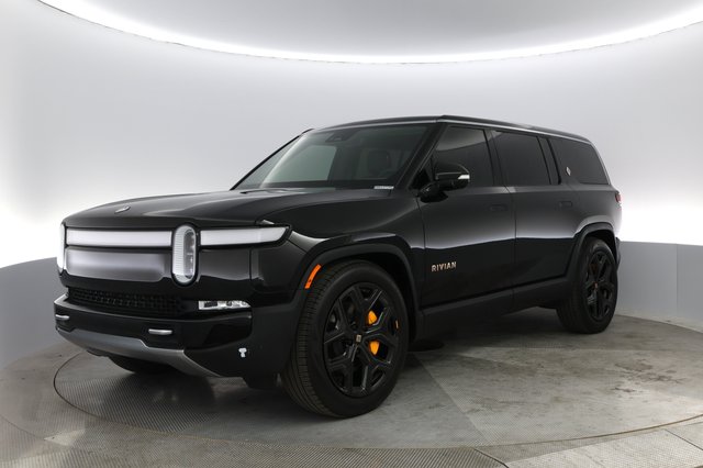 2023 Rivian R1S — VIN 7PDSGABA8PN013729