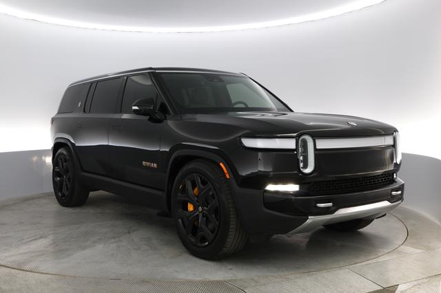 2023 Rivian R1S — photo 6 of 32