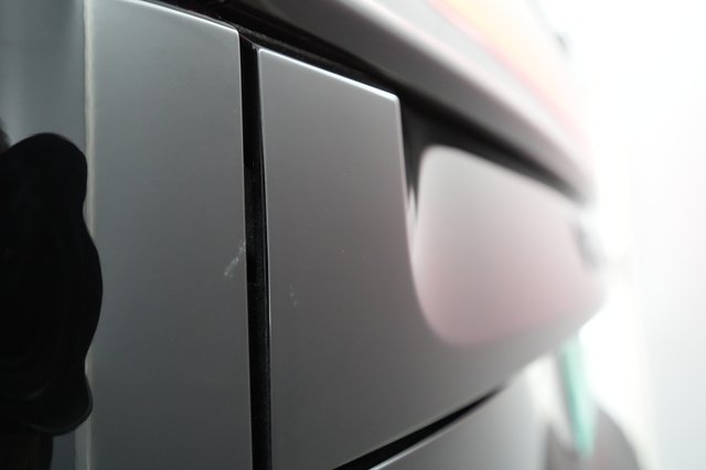 2023 Rivian R1S — photo 23 of 32