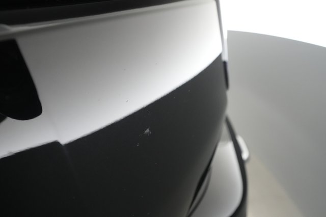 2023 Rivian R1S — photo 28 of 32