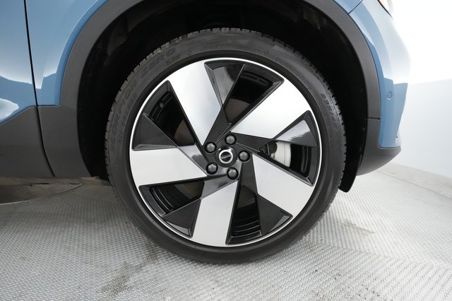 2023 Volvo C40 Recharge — photo 13 of 26