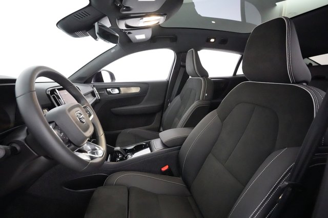 2023 Volvo C40 Recharge — photo 15 of 26