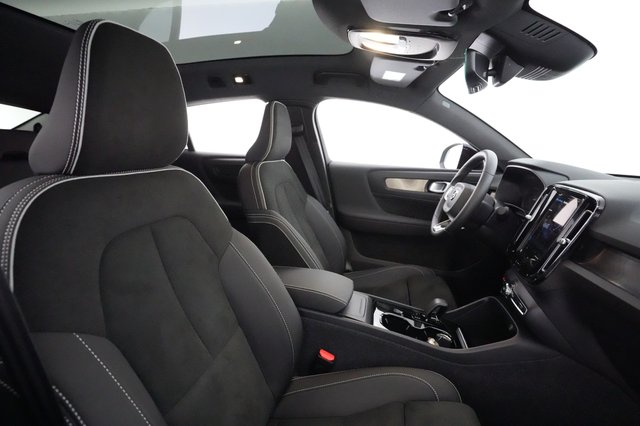 2023 Volvo C40 Recharge — photo 17 of 26