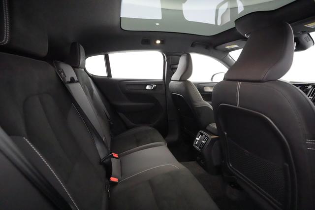 2023 Volvo C40 Recharge — photo 3 of 26
