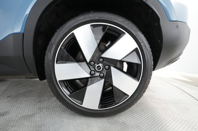 2023 Volvo C40 Recharge — photo 12 of 26