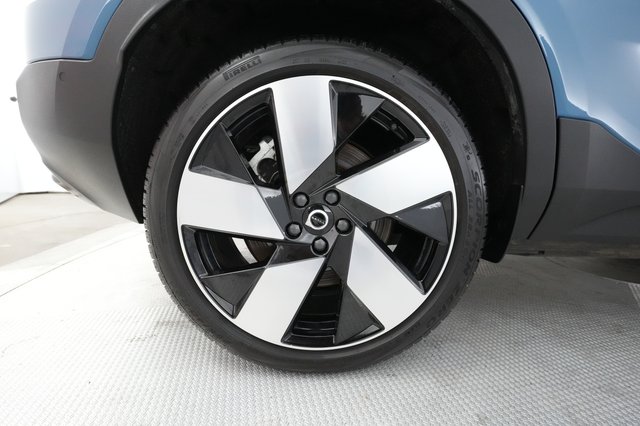 2023 Volvo C40 Recharge — photo 14 of 26