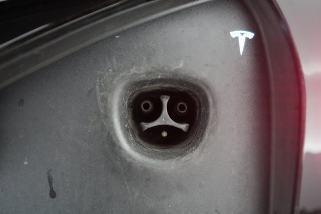 2022 Tesla Model S — photo 19 of 55