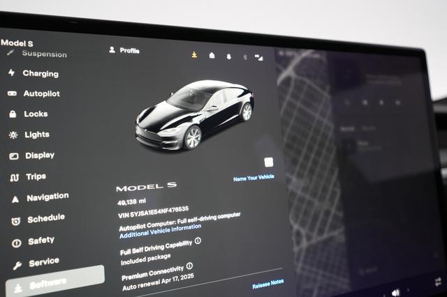 2022 Tesla Model S — photo 4 of 55