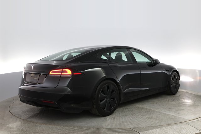 2022 Tesla Model S — photo 2 of 55