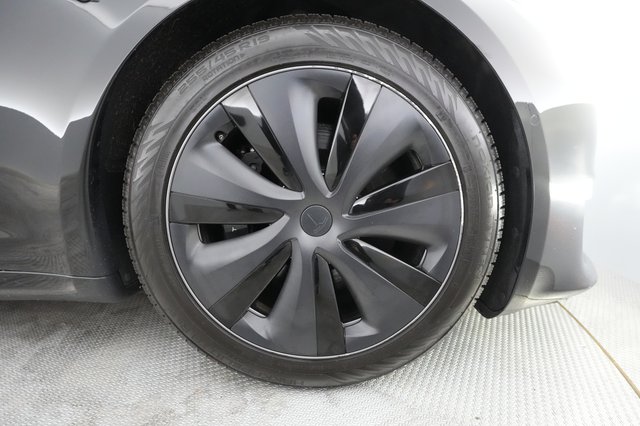 2022 Tesla Model S — photo 13 of 55