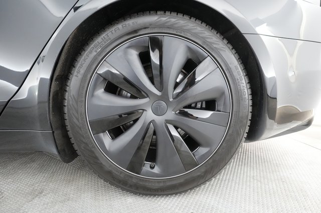 2022 Tesla Model S — photo 12 of 55