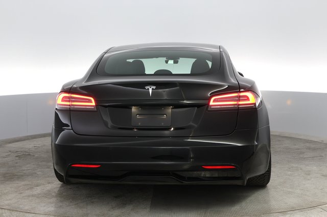 2022 Tesla Model S — photo 8 of 55
