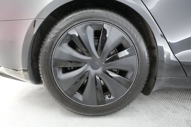 2022 Tesla Model S — photo 14 of 55