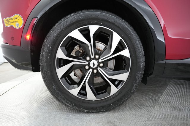 2021 Ford Mustang Mach-E — photo 16 of 27