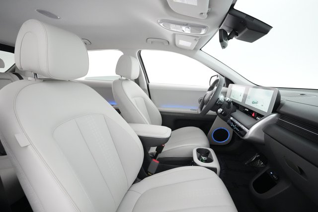 2022 Hyundai IONIQ 5 — photo 17 of 65