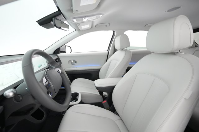 2022 Hyundai IONIQ 5 — photo 15 of 65