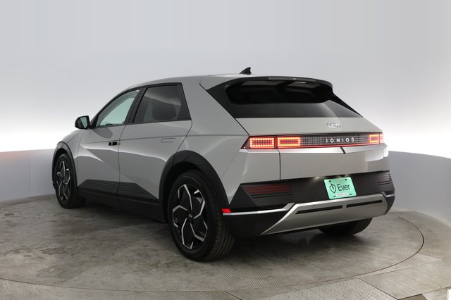 2022 Hyundai IONIQ 5 — photo 9 of 65