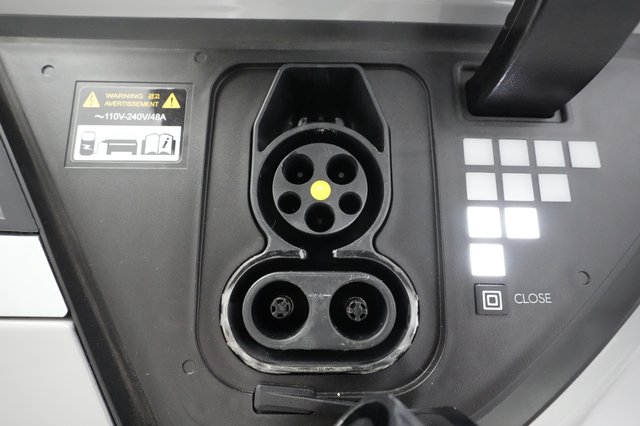2022 Hyundai IONIQ 5 — photo 18 of 65
