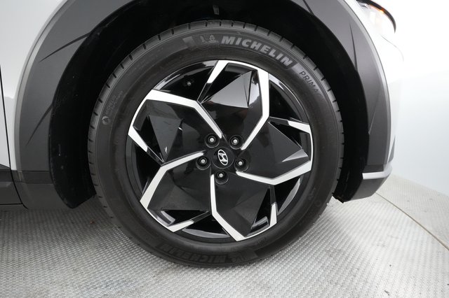 2022 Hyundai IONIQ 5 — photo 13 of 65