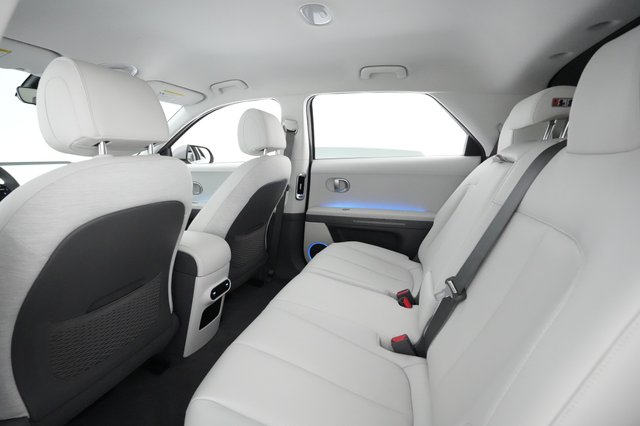 2022 Hyundai IONIQ 5 — photo 16 of 65