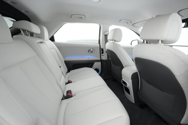 2022 Hyundai IONIQ 5 — photo 3 of 65