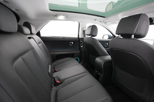 2023 Hyundai IONIQ 5 — photo 3 of 26