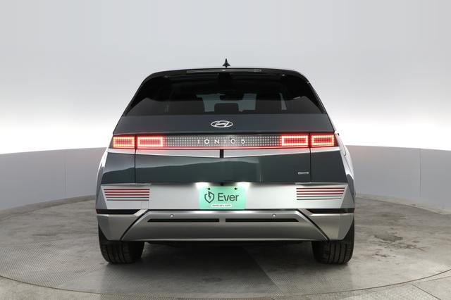 2023 Hyundai IONIQ 5 — photo 8 of 26