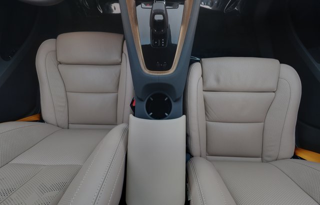 2022 Polestar 2 — photo 18 of 32