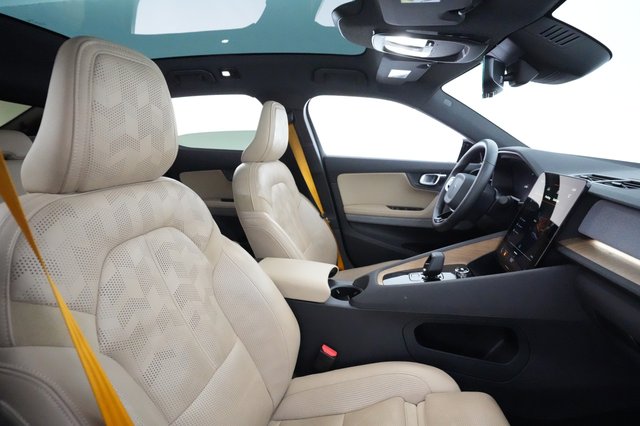2022 Polestar 2 — photo 17 of 42