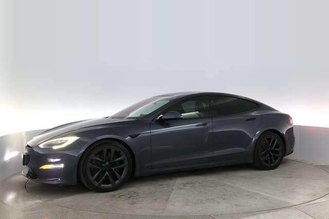 2021 Tesla Model S — photo 11 of 22