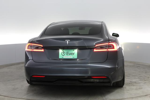 2021 Tesla Model S — photo 9 of 22