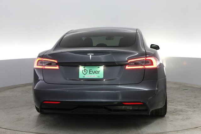 2021 Tesla Model S — photo 9 of 22