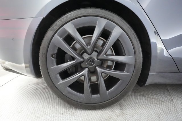2021 Tesla Model S — photo 14 of 22